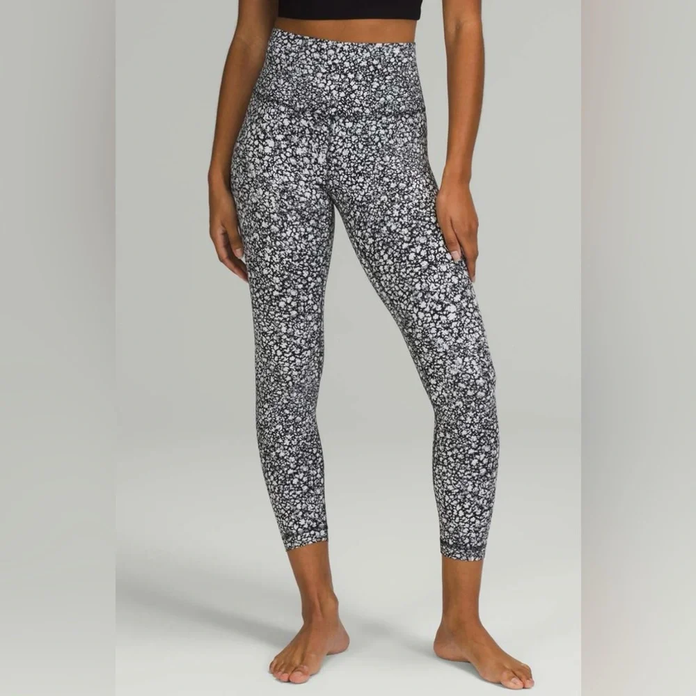 NWOT Lululemon Align High-Rise Pant 25" Venture Floral Alpine White Black - Picture 4 of 10